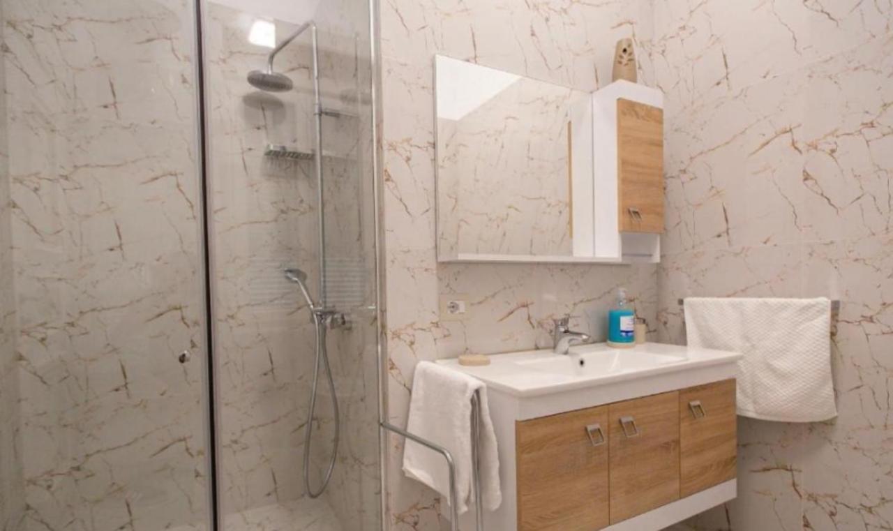 Vila Ferdinand Modern Rooms In Tirana'S Center Luaran gambar