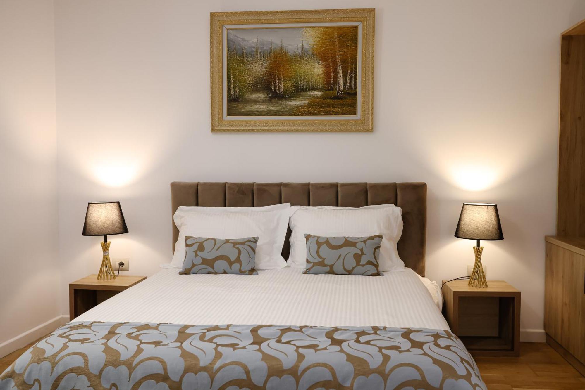 Vila Ferdinand Modern Rooms In Tirana'S Center Bilik gambar